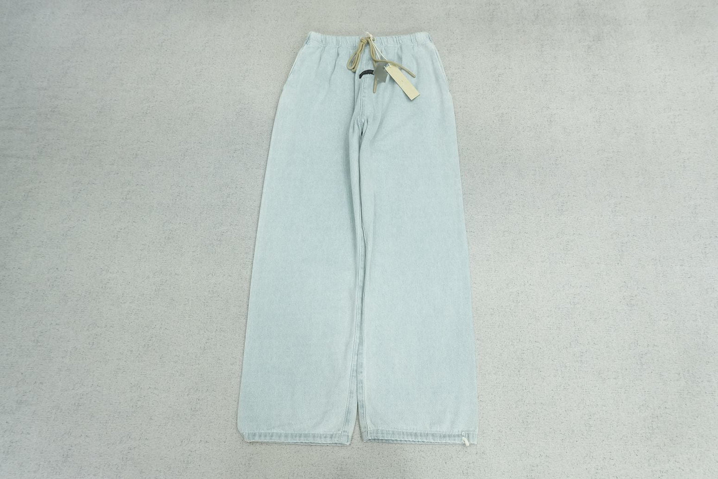 F - SWEATPANTS