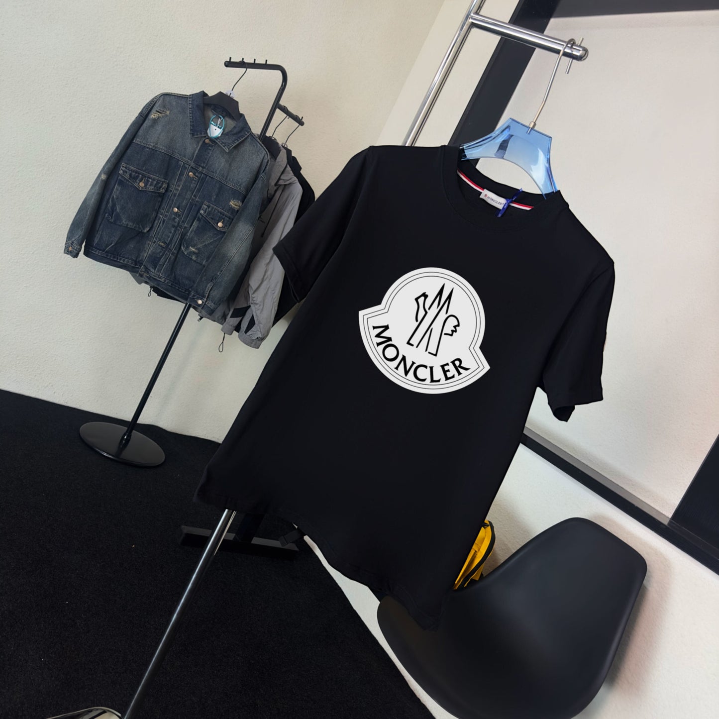 M - TSHIRT