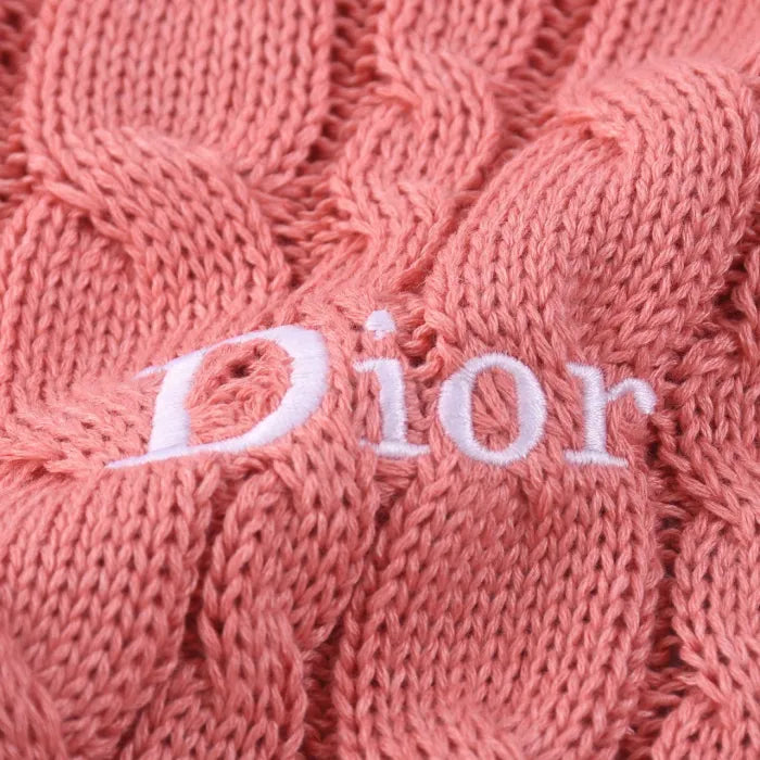 D - SWEATER