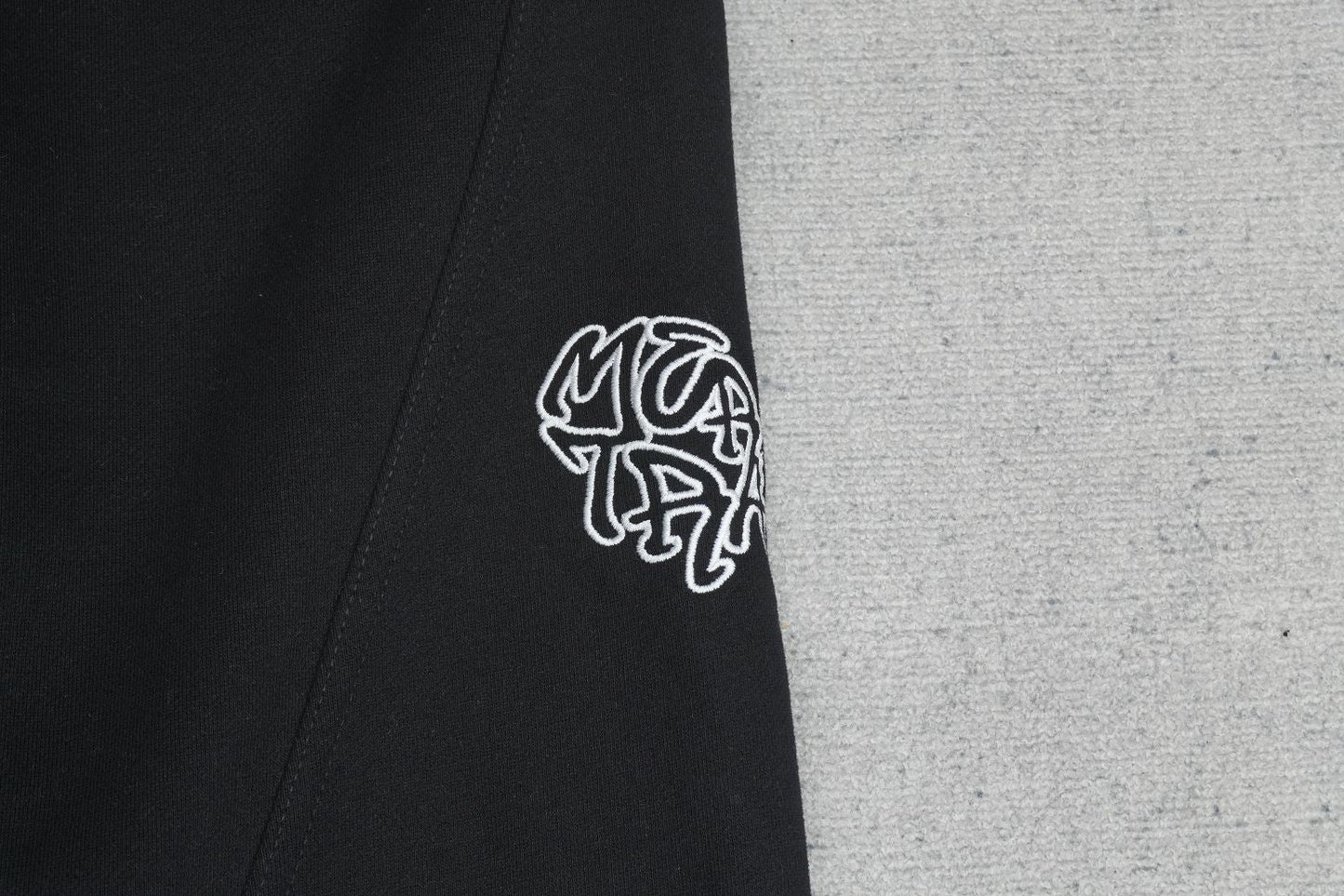 M - SWEATPANTS
