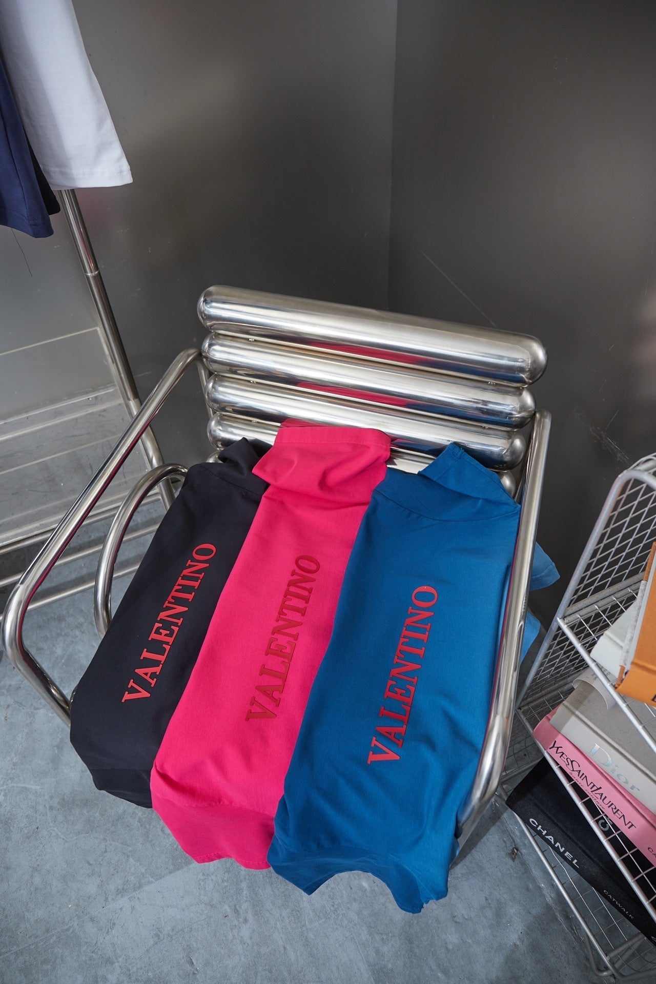 V - TSHIRT