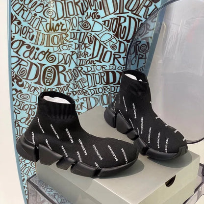 B - SNEAKERS