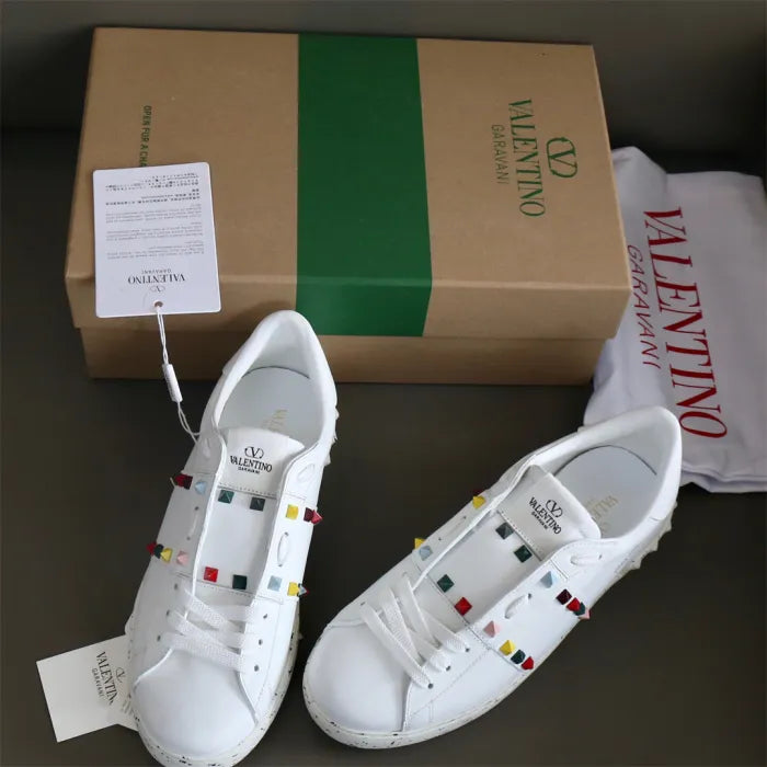 V - SNEAKERS