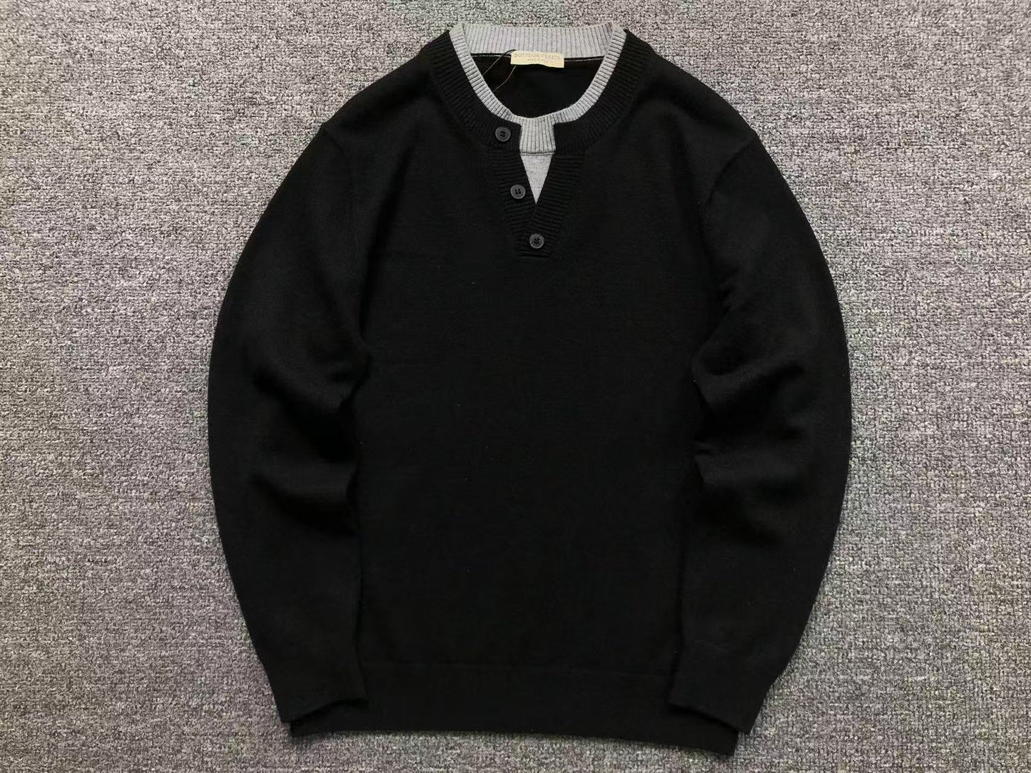 B - SWEATER