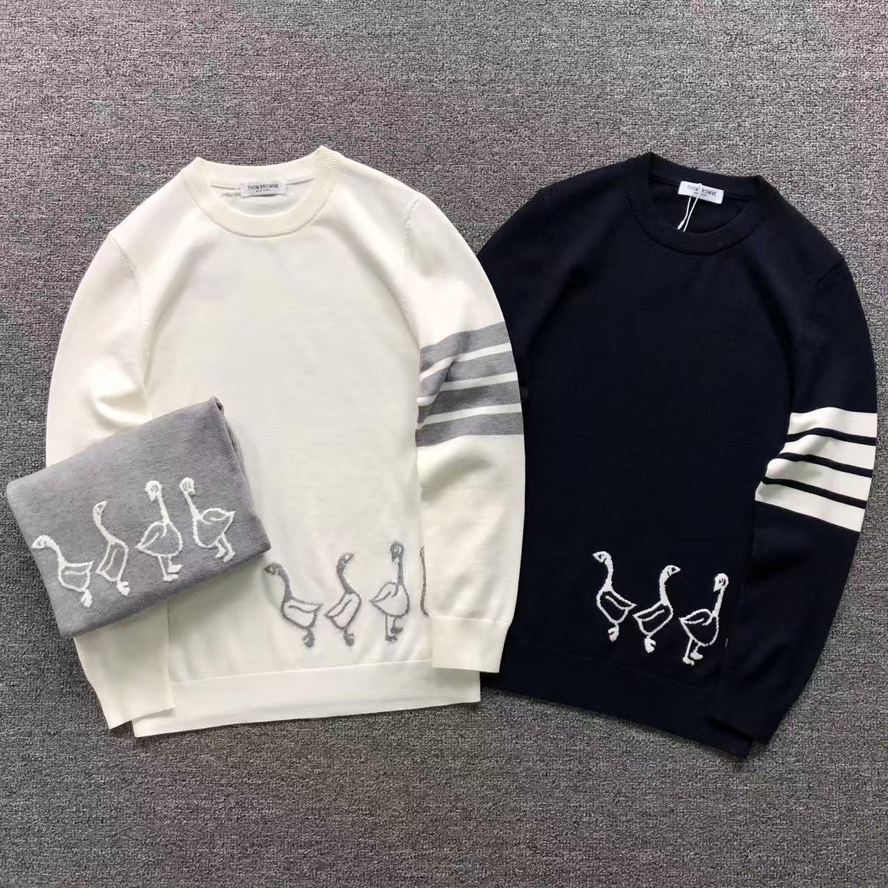T - SWEATER