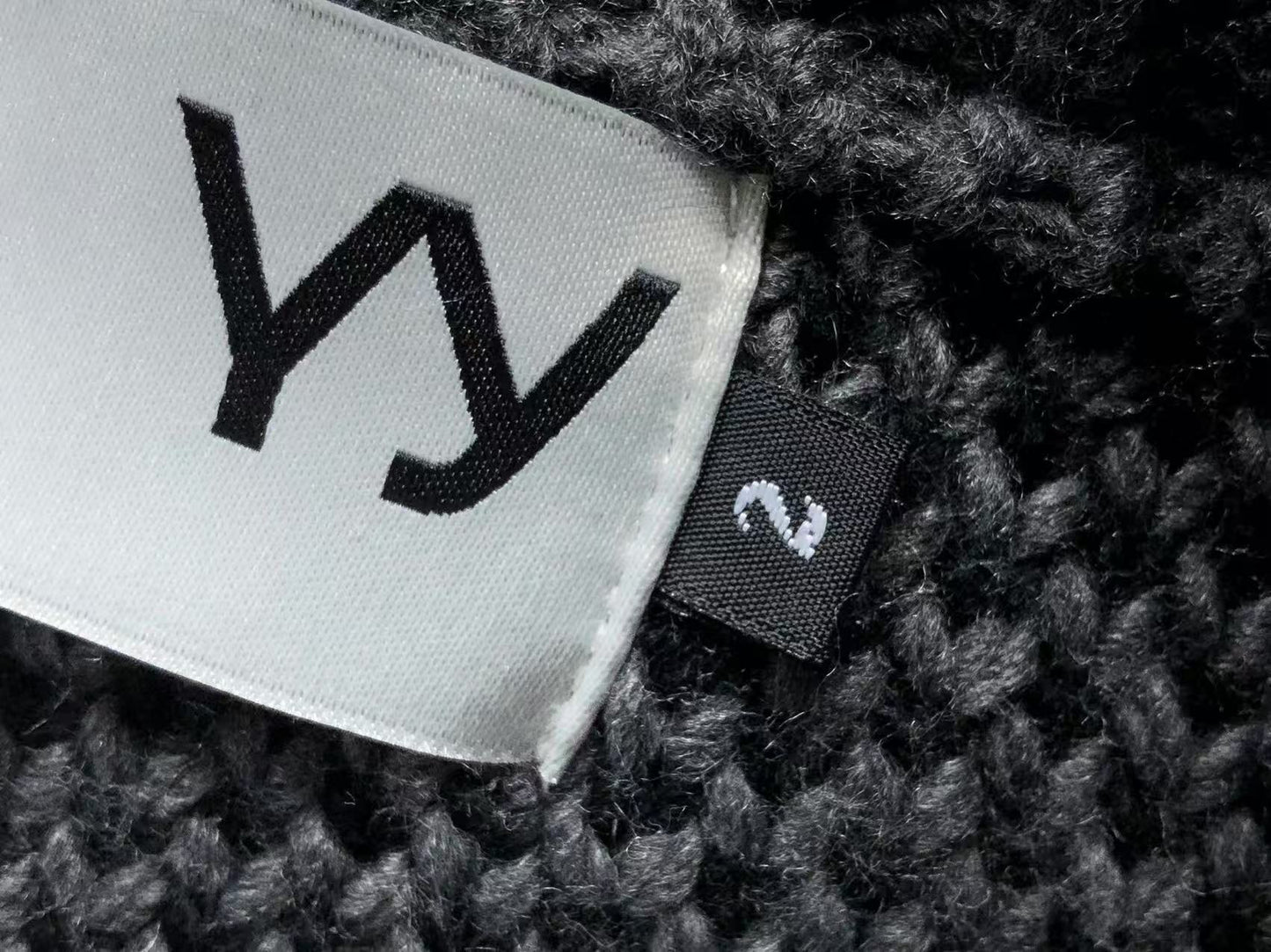 O - SWEATER