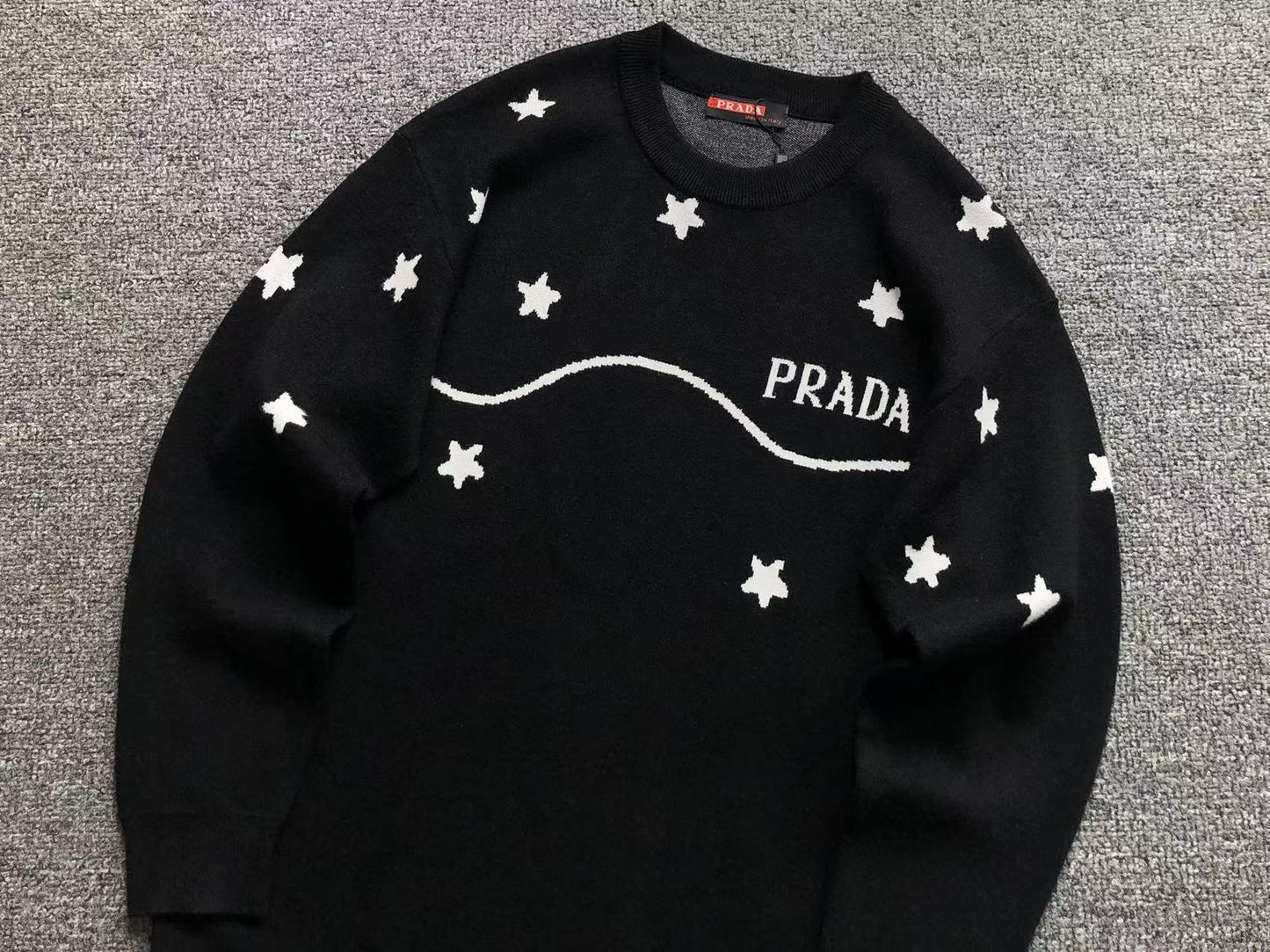 P - SWEATER