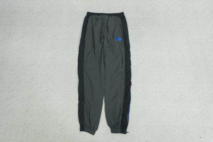 S - SWEATPANTS