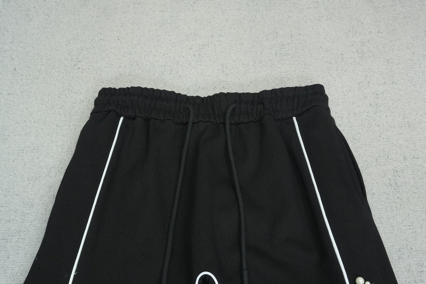 G - SWEATPANTS