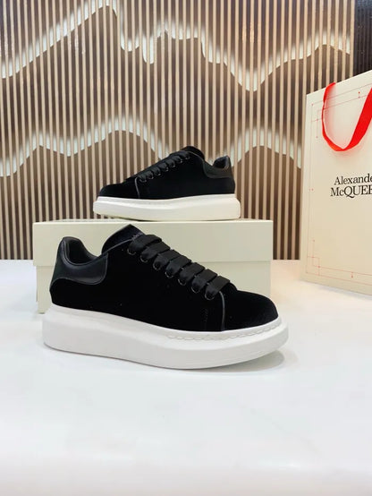 A - SNEAKERS