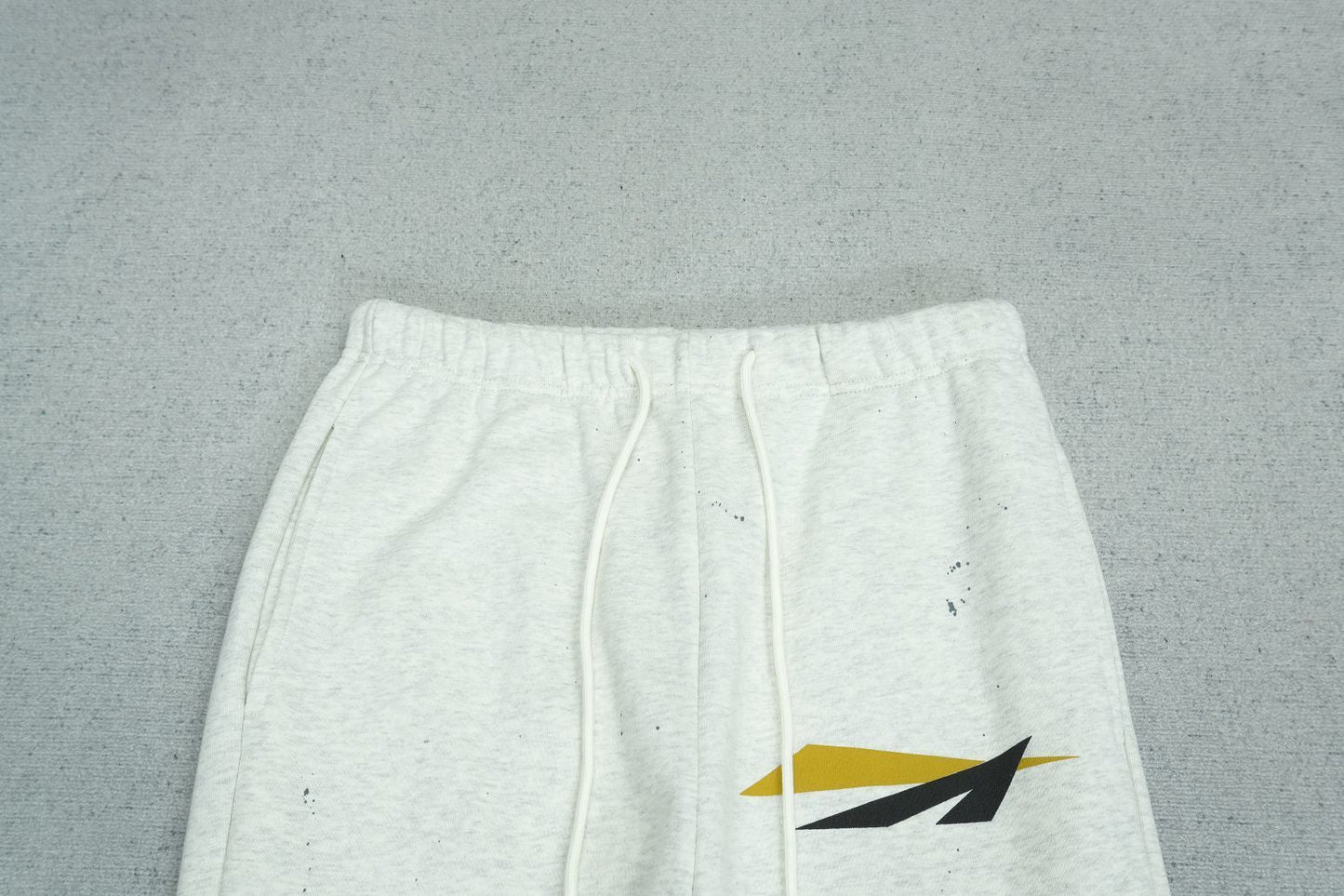 F - SWEATPANTS