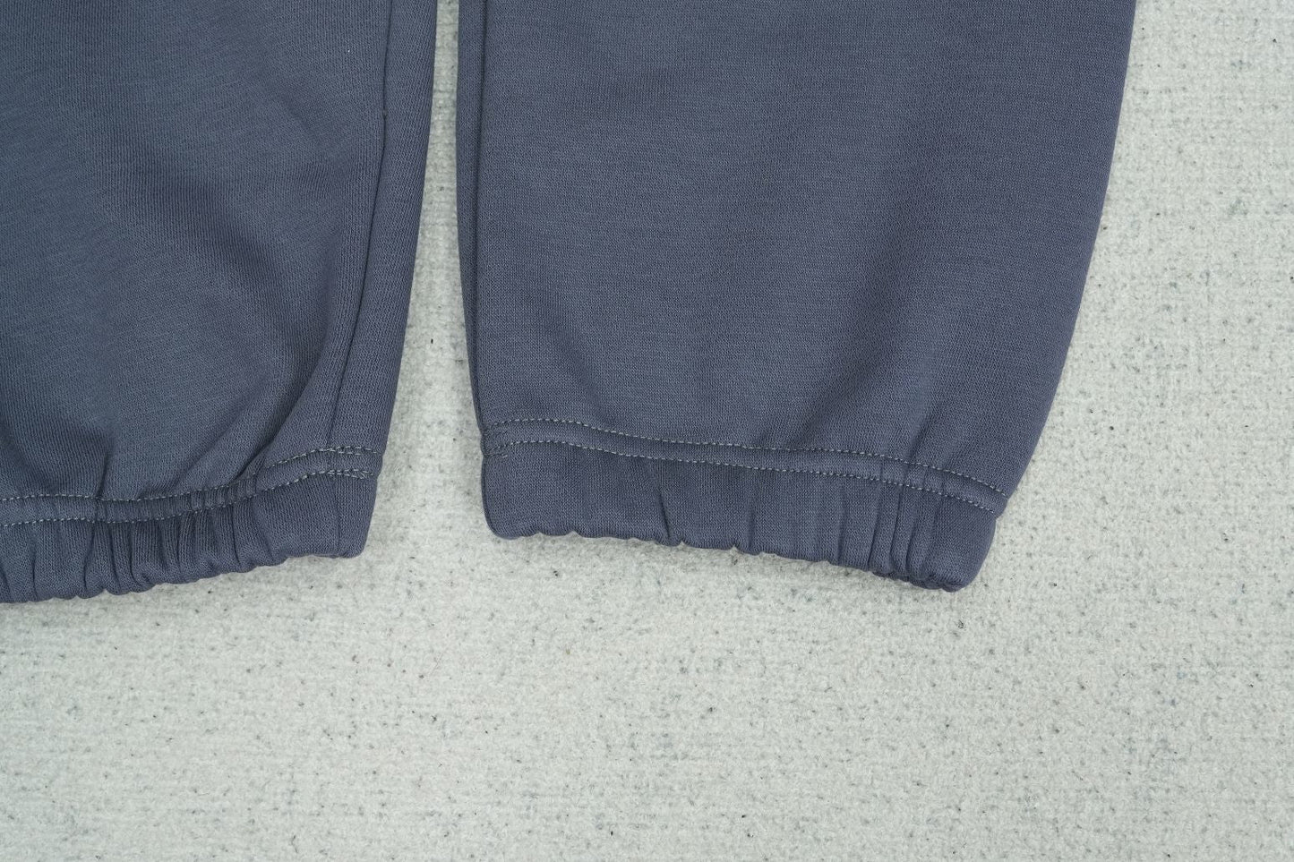 F - SWEATPANTS