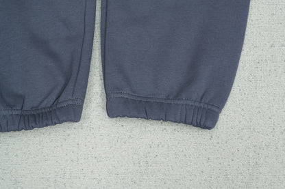 F - SWEATPANTS