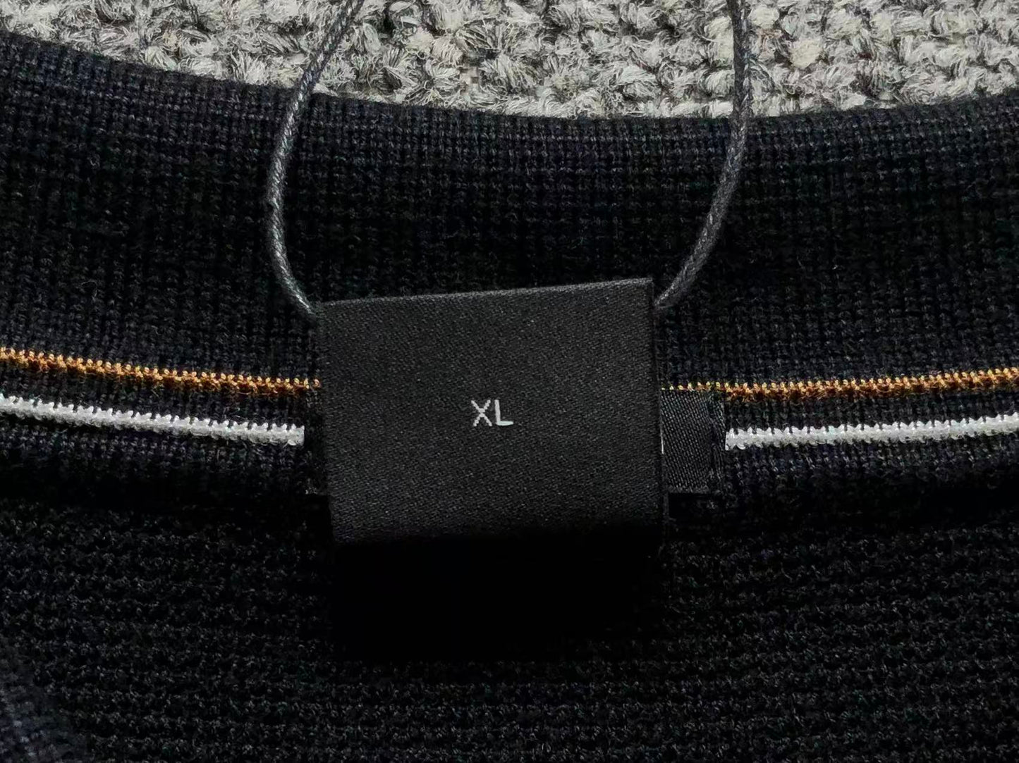H - SWEATER