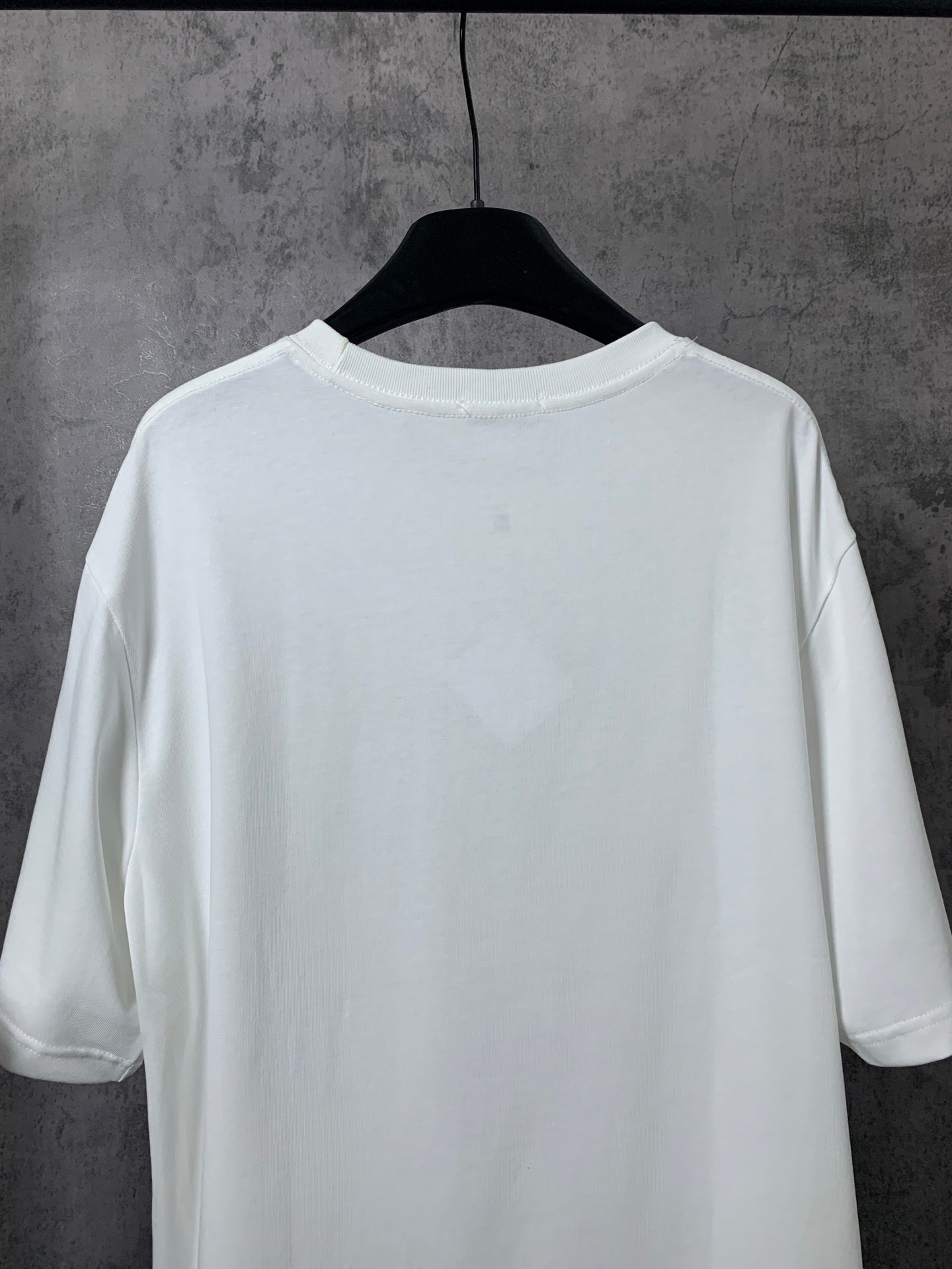 L - TSHIRT
