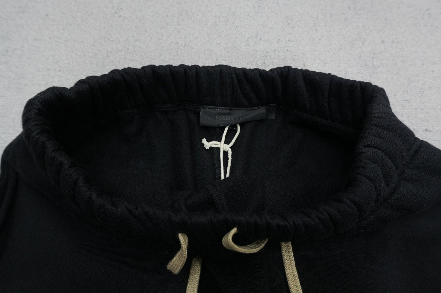 F - SWEATPANTS