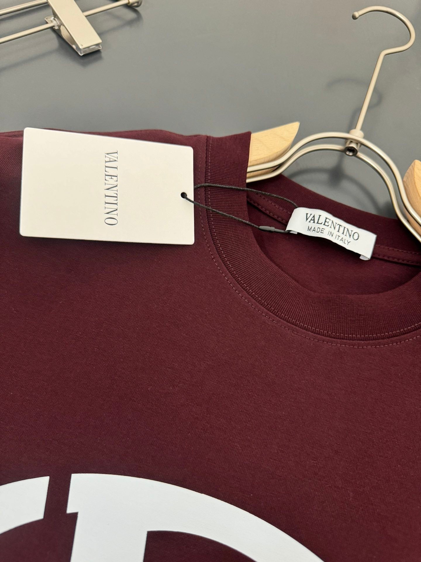V - TSHIRT