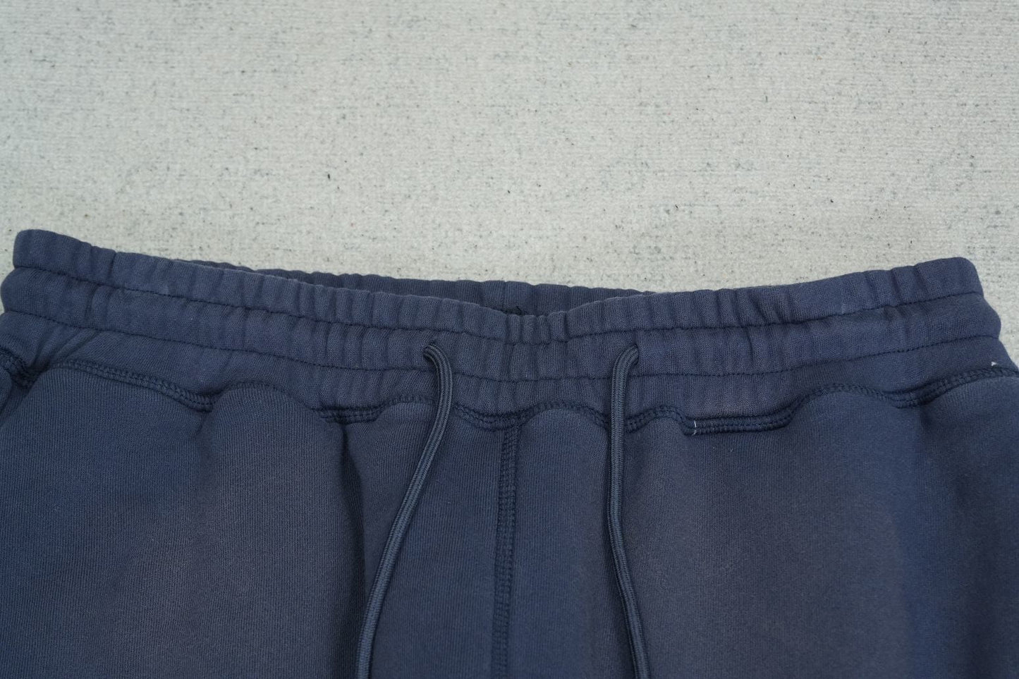 S - SWEATPANTS