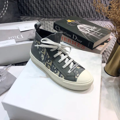 D - SNEAKERS