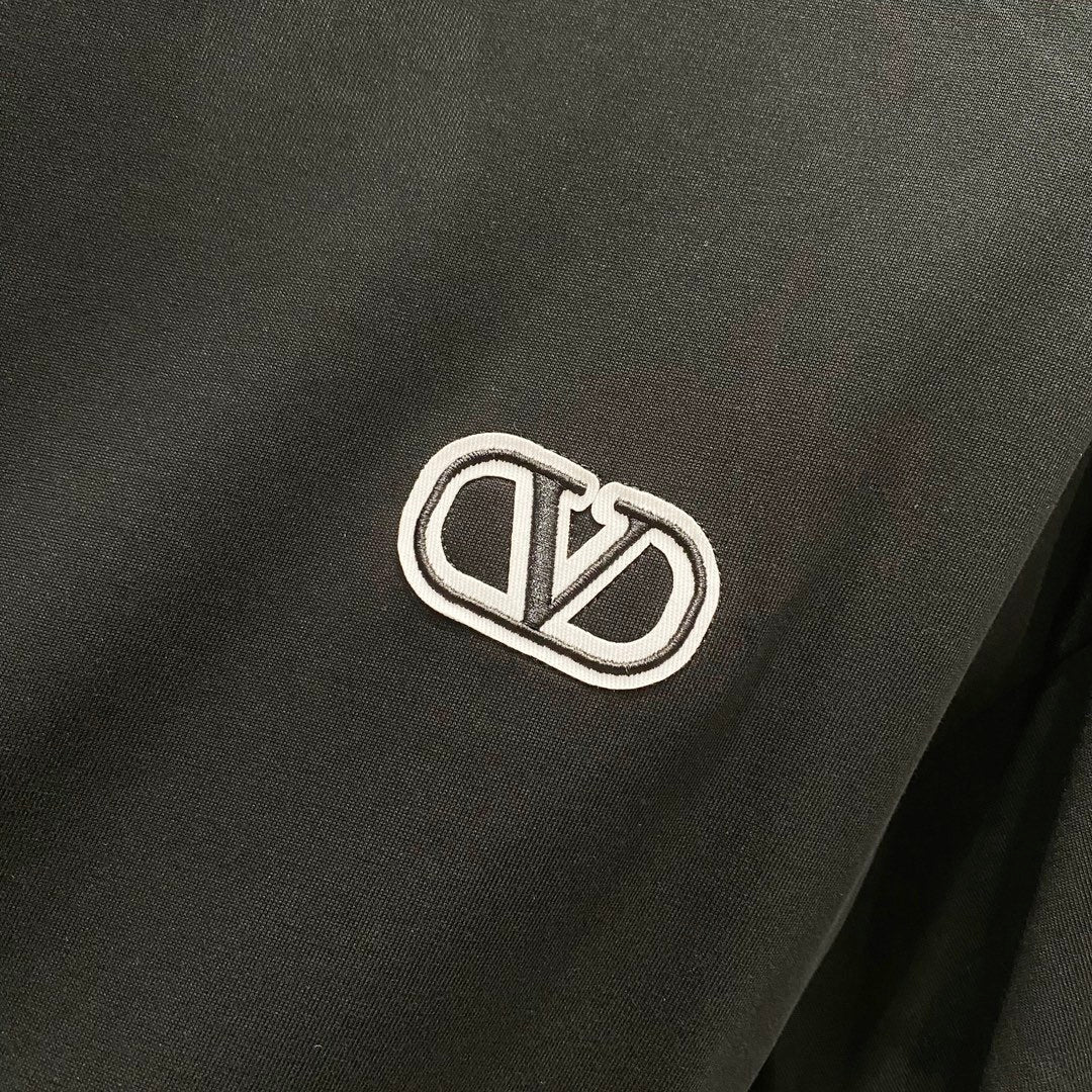 V - TSHIRT