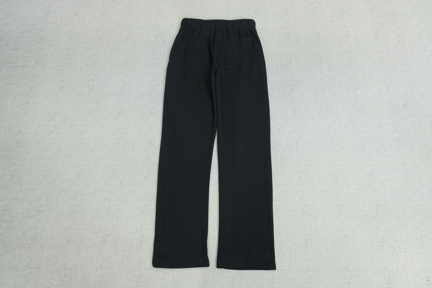 B - SWEATPANTS