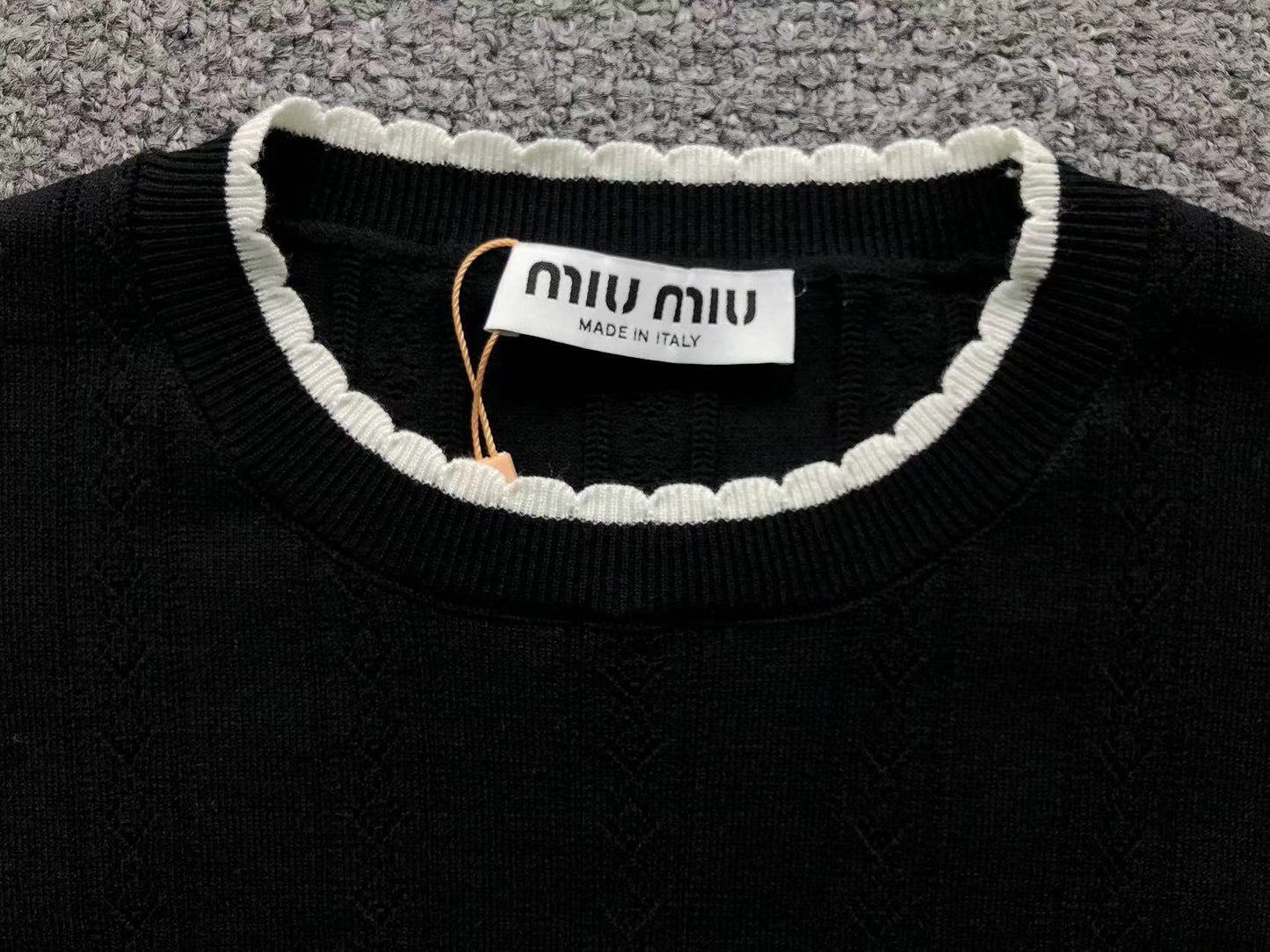 M - SWEATER