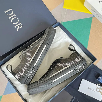 D - SNEAKERS