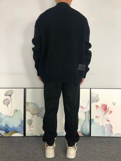 W - SWEATER