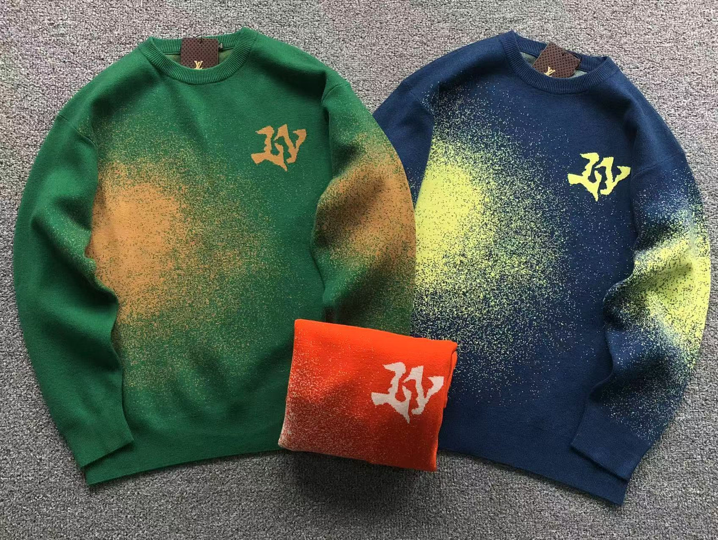 L - SWEATER