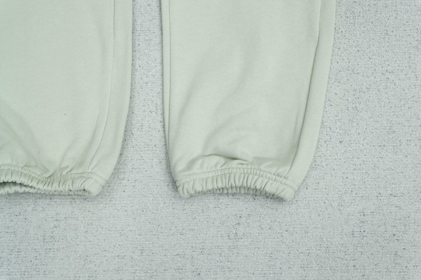 C - SWEATPANTS