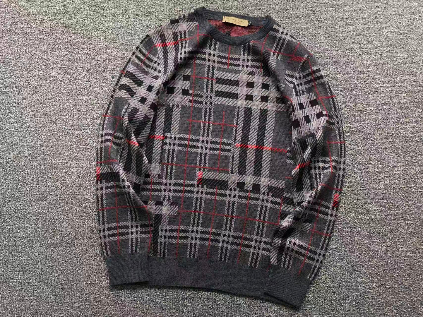 B - SWEATER