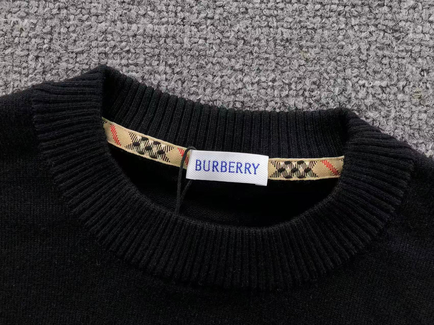 B - SWEATER
