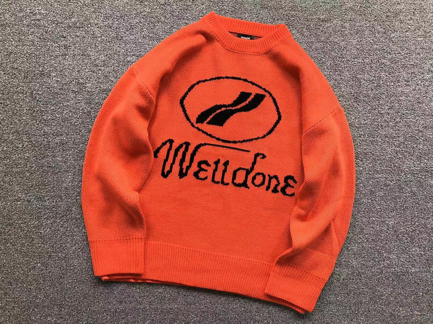 W - SWEATER