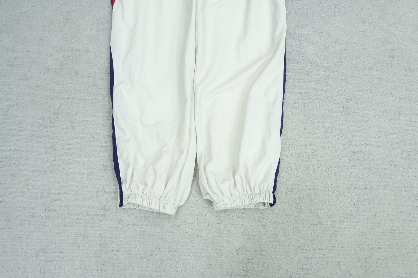 C - SWEATPANTS
