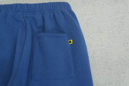 B - SWEATPANTS