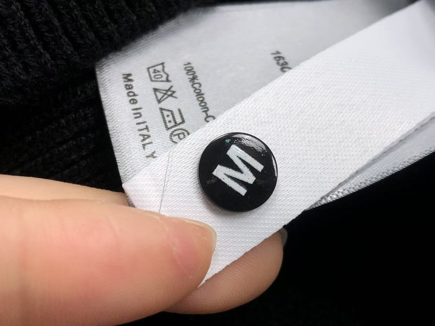 D - SWEATER