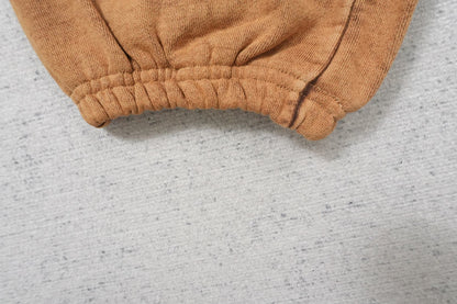 V - SWEATPANTS
