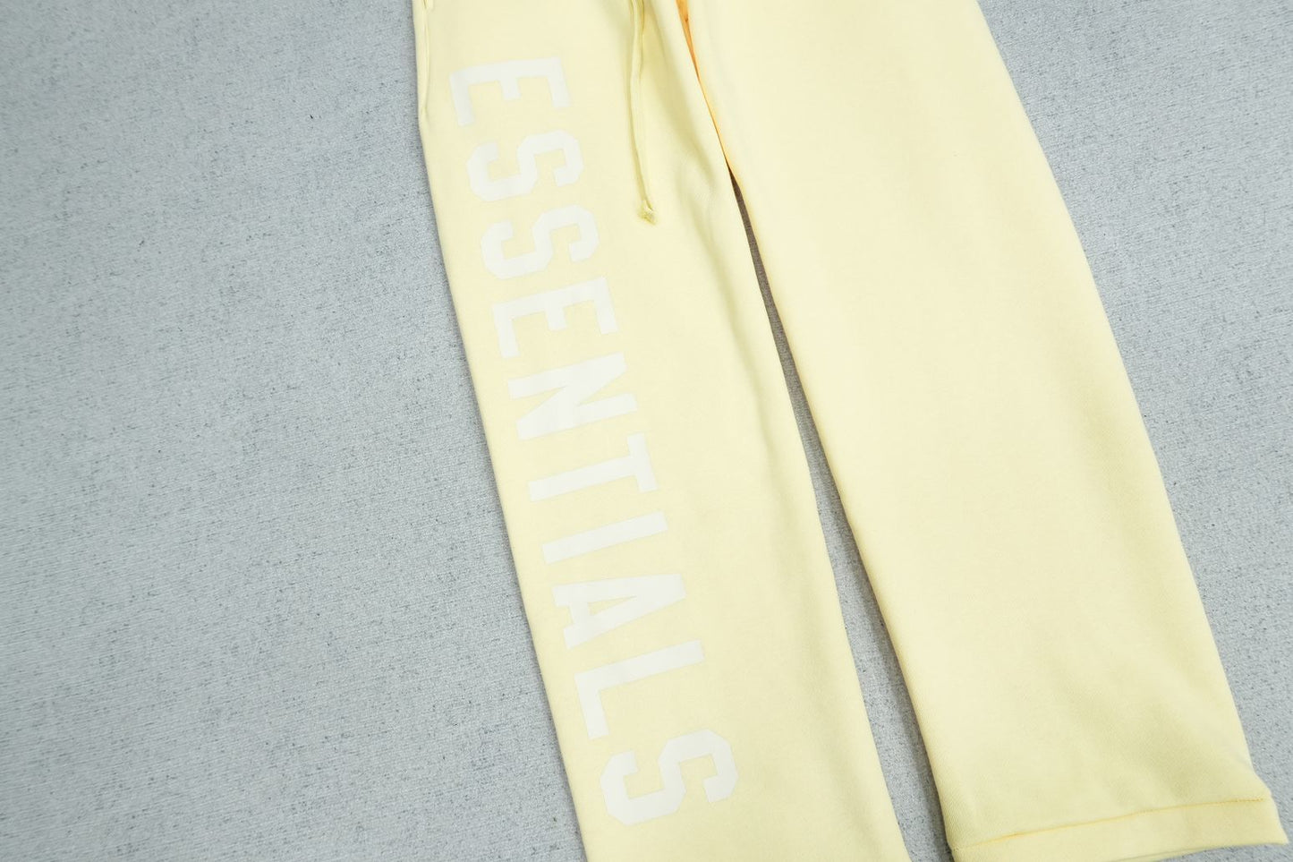 F - SWEATPANTS