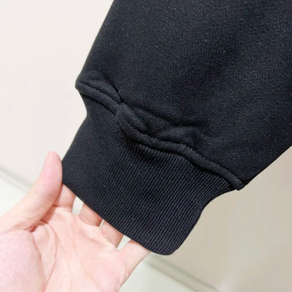 P - SWEATER