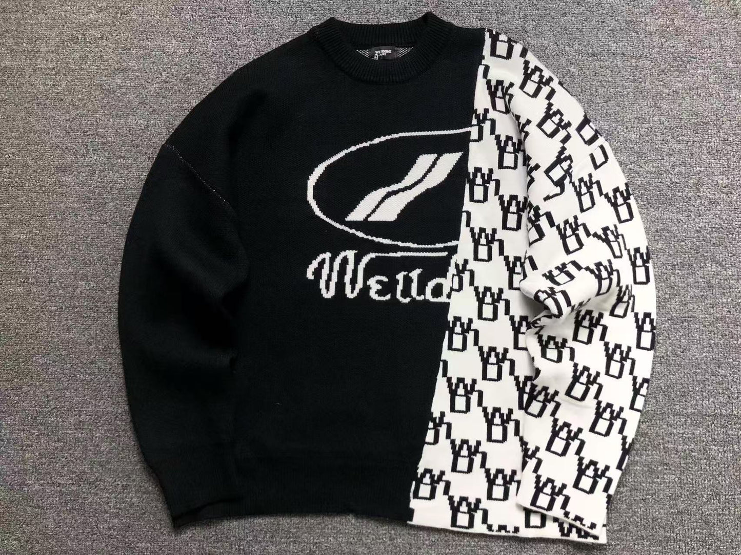 W - SWEATER