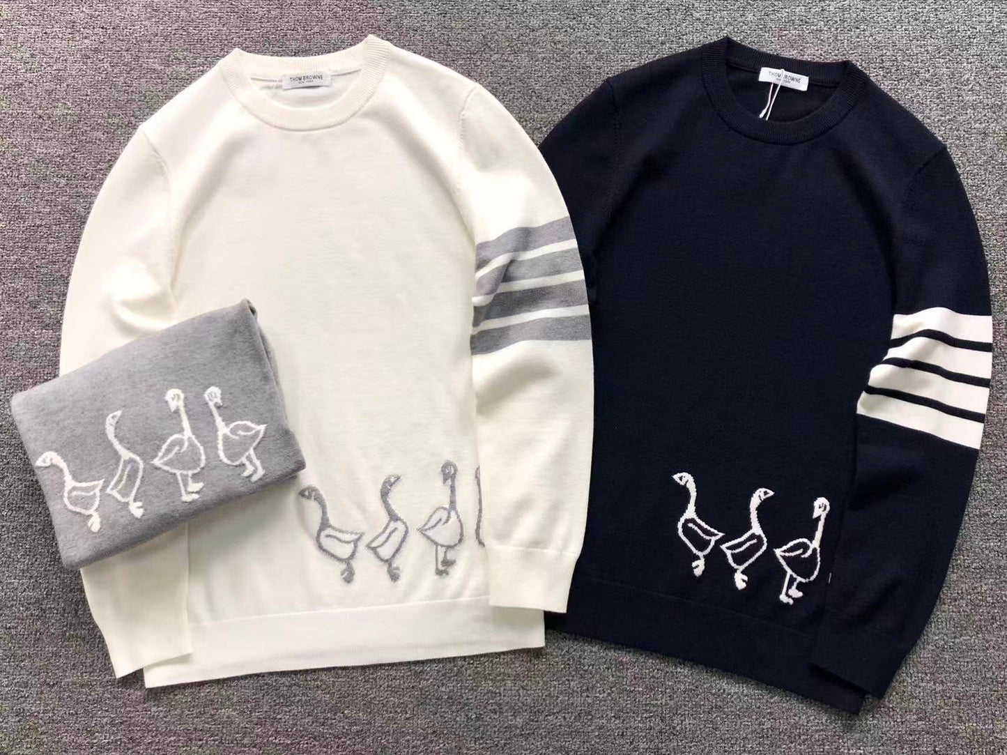 T - SWEATER