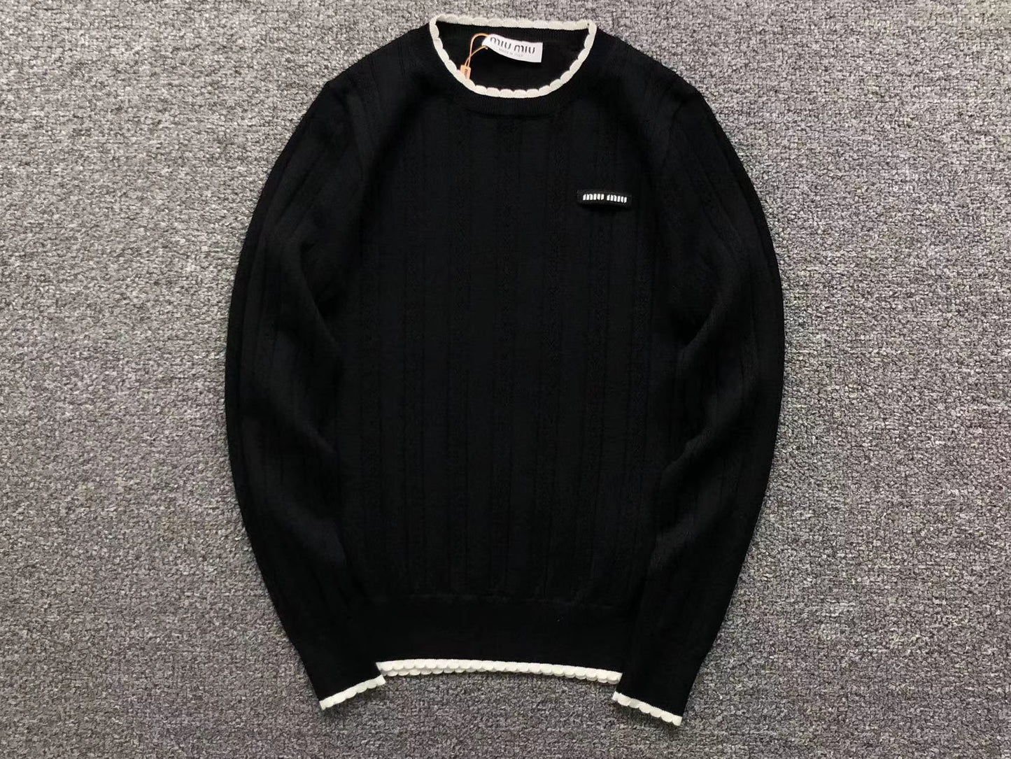 M - SWEATER