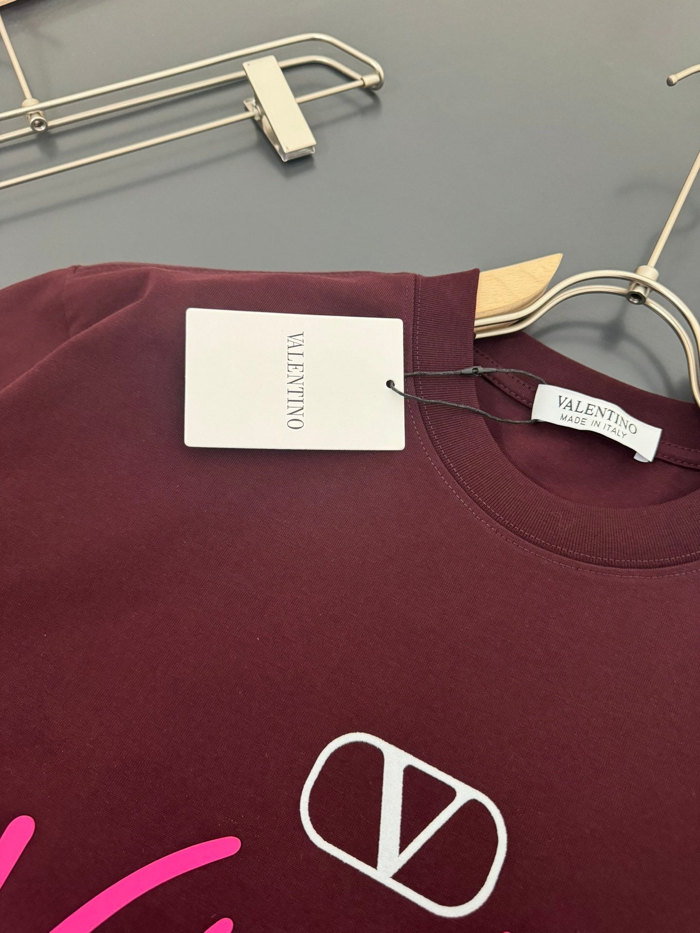 V - TSHIRT