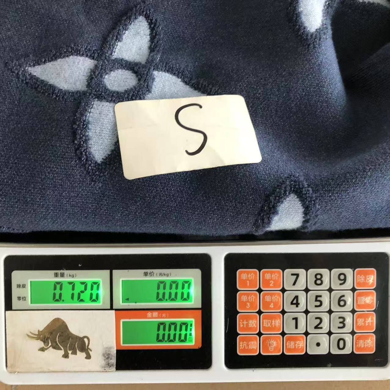 L - SWEATER