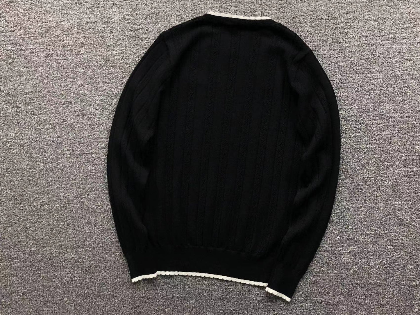 M - SWEATER