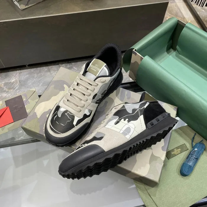 V - SNEAKERS