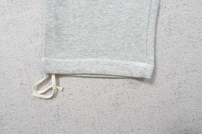L - SWEATPANTS