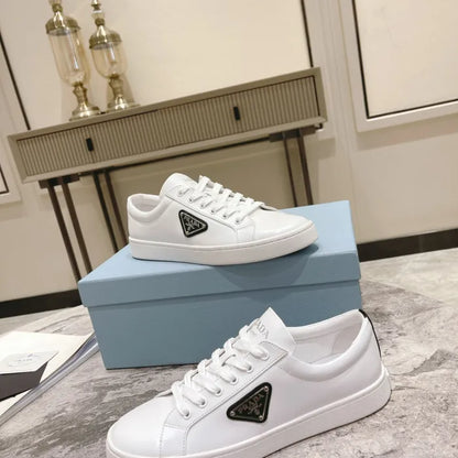 P - SNEAKERS