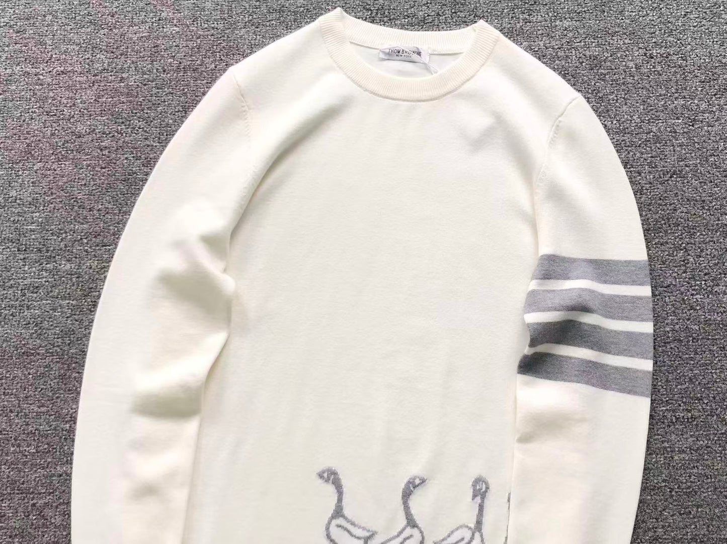 T - SWEATER
