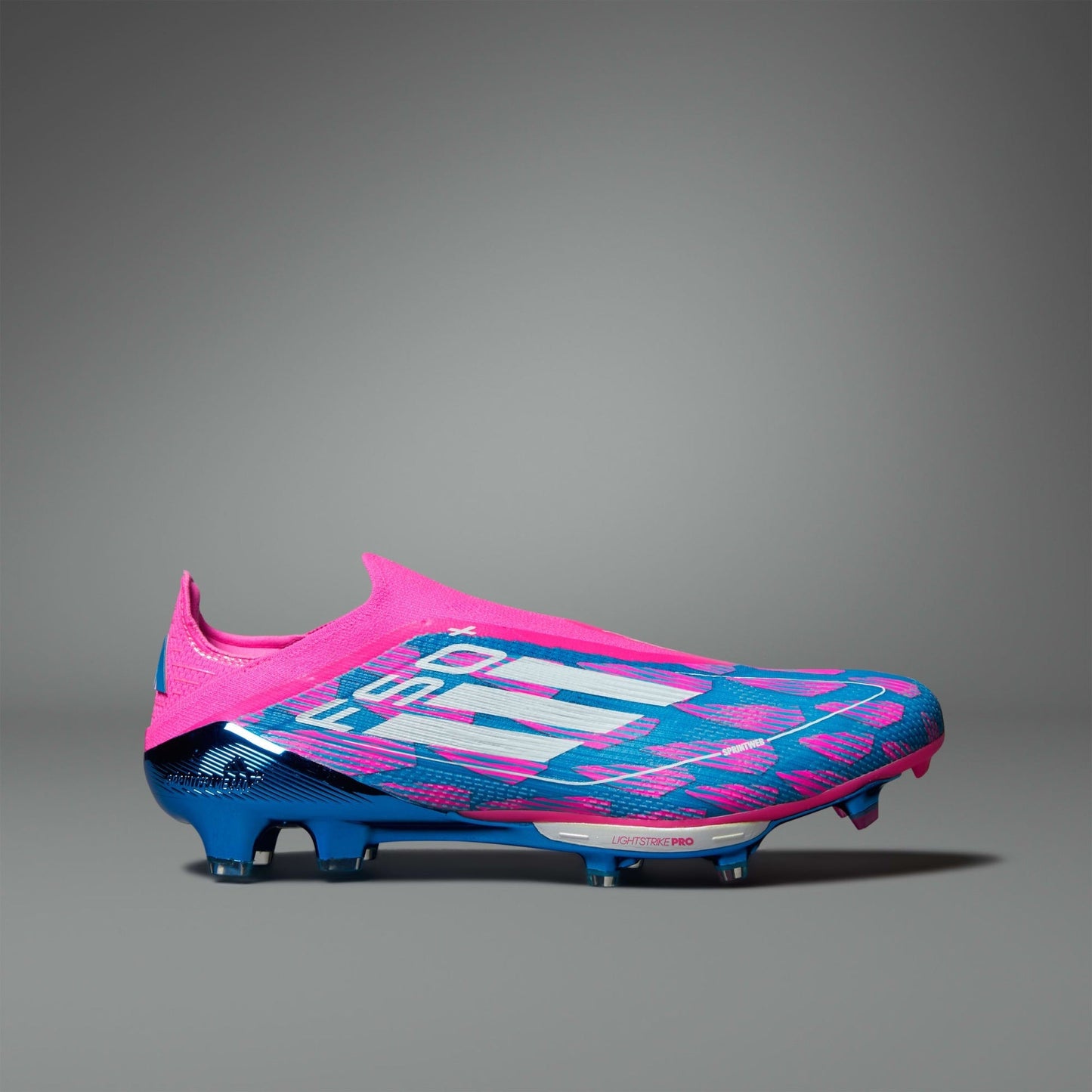 F - FUSSBALLSCHUHE
